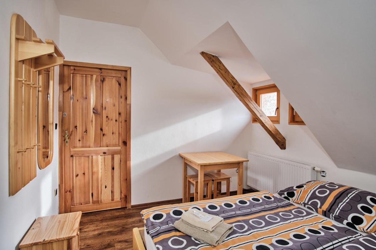 Hotel Strnadovsky Mlyn Jesenice  Zewnętrze zdjęcie