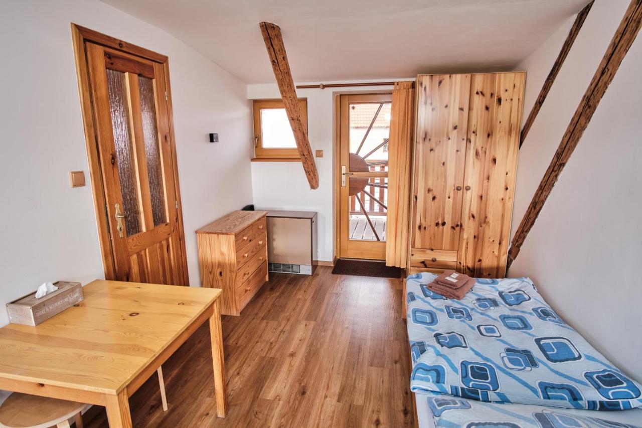 Hotel Strnadovsky Mlyn Jesenice  Zewnętrze zdjęcie