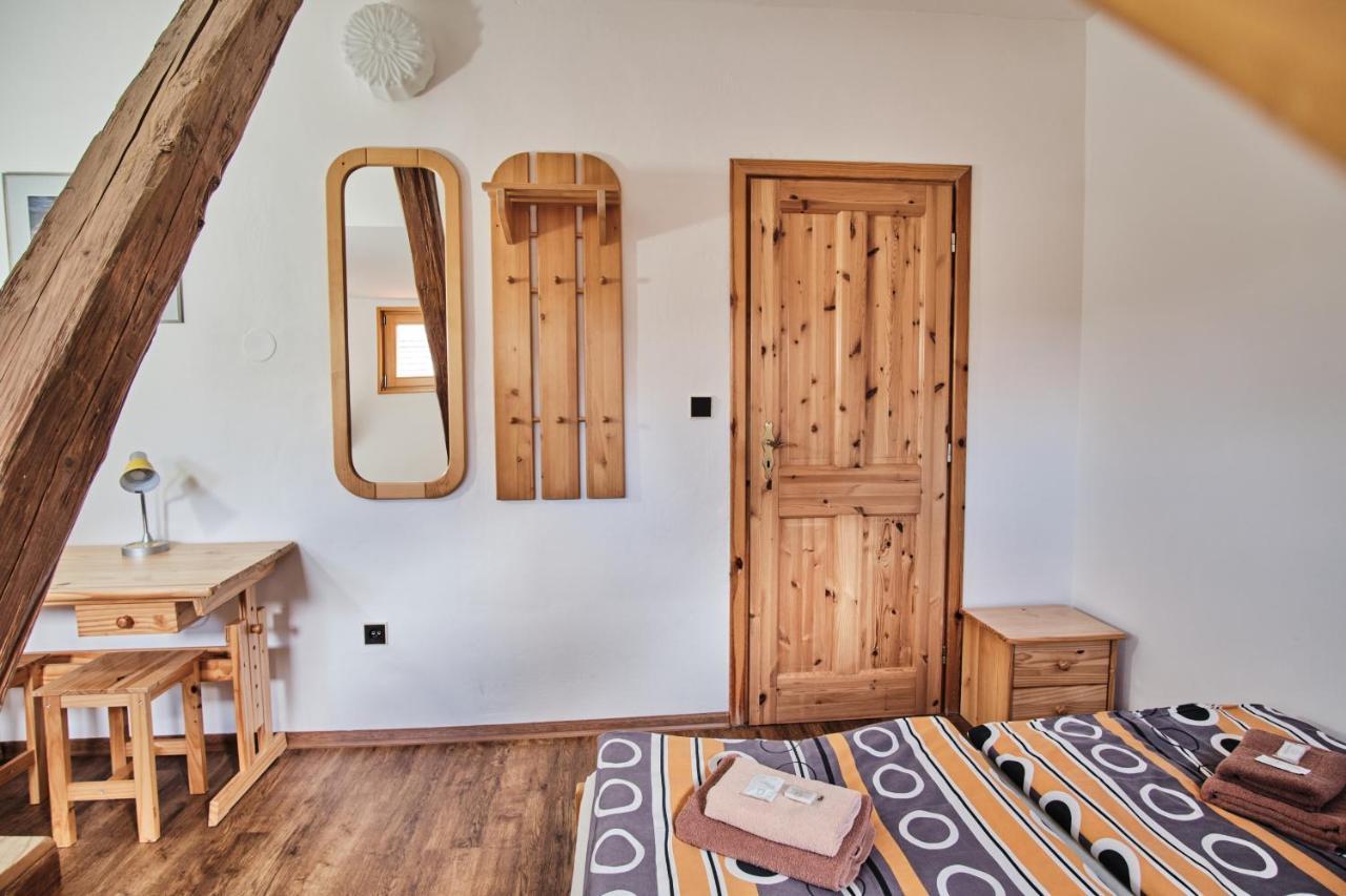 Hotel Strnadovsky Mlyn Jesenice  Zewnętrze zdjęcie
