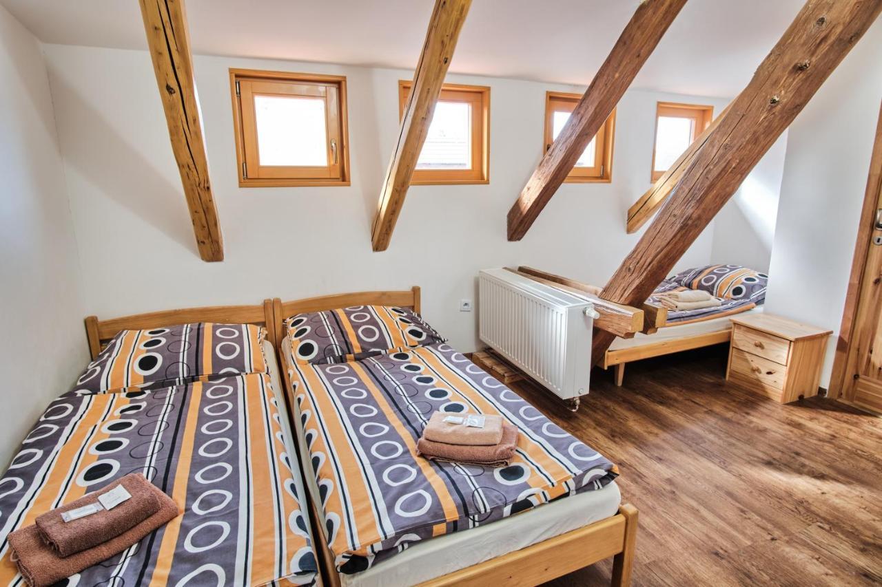 Hotel Strnadovsky Mlyn Jesenice  Zewnętrze zdjęcie