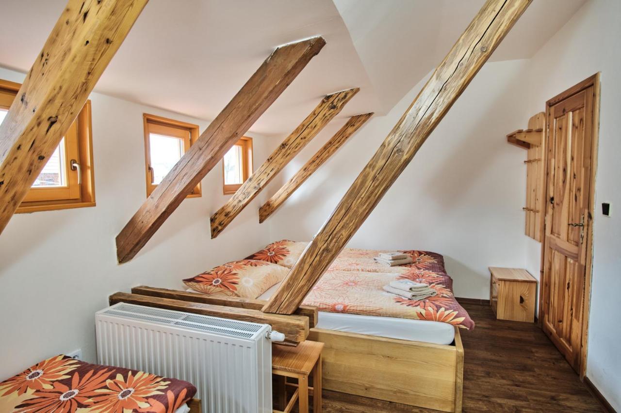 Hotel Strnadovsky Mlyn Jesenice  Zewnętrze zdjęcie